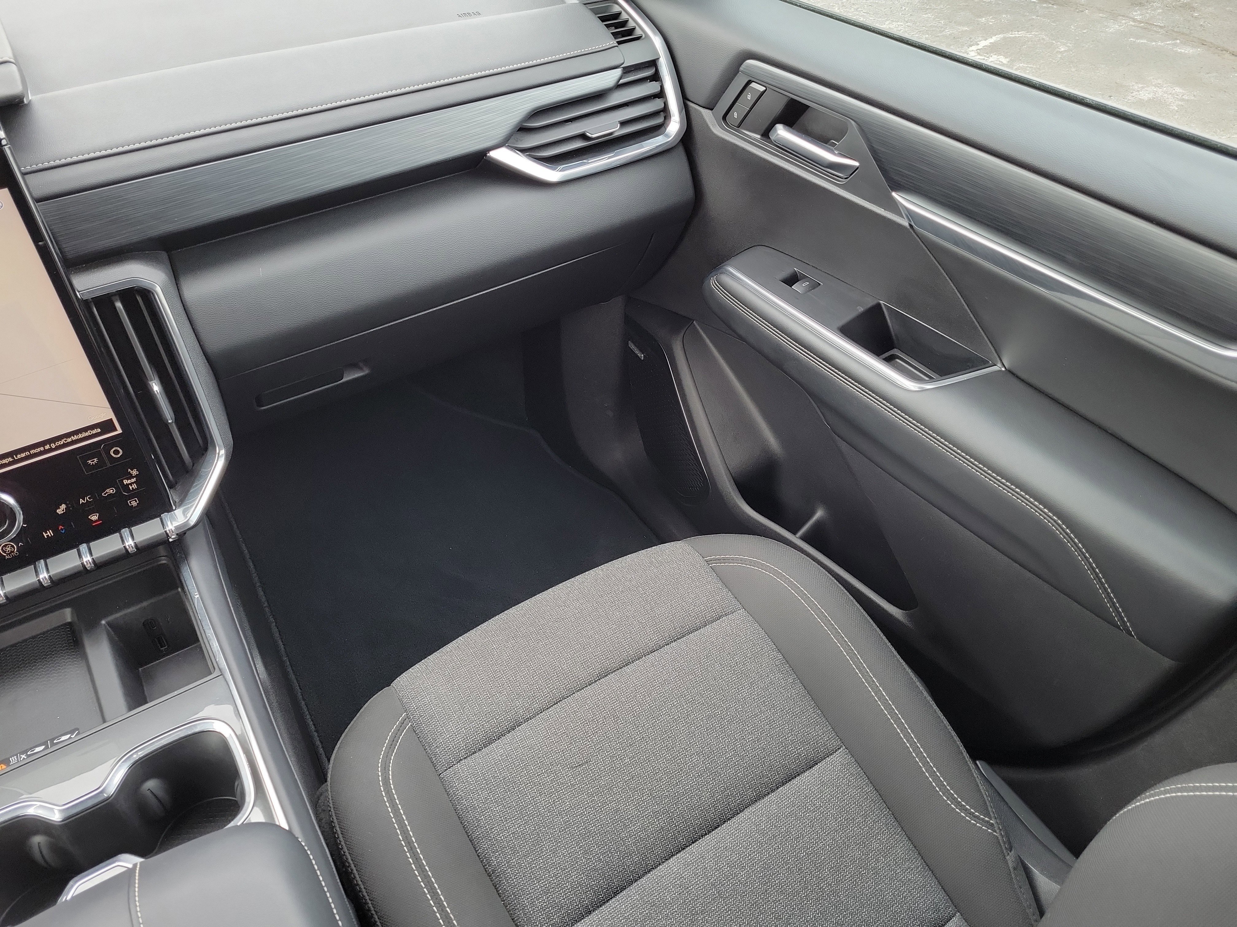 Used 2025 GMC Acadia Elevation image 16