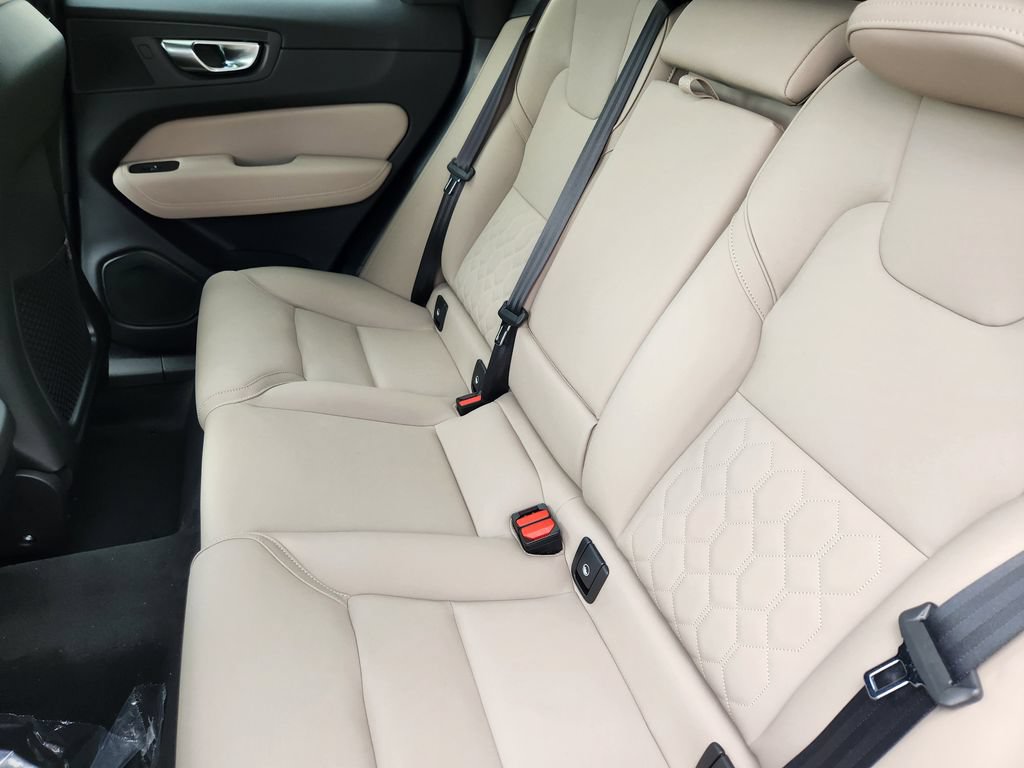 New 2026 Volvo XC60 B5 Plus w/ Climate Package AWD/4WD image 19