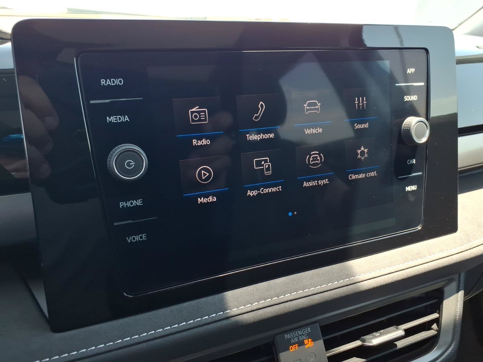 New 2026 Volkswagen Taos SE FWD image 18