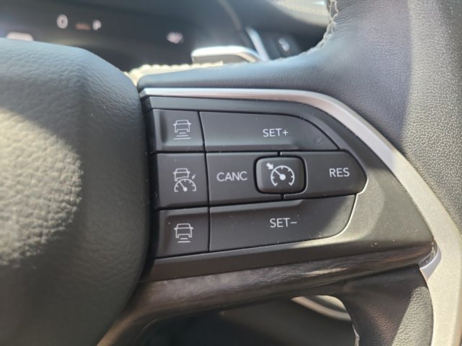 Used 2021 Jeep Grand Cherokee L Limited AWD/4WD image 30