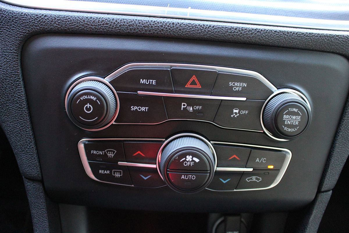 Used 2018 Dodge Charger R/T w/ Plus Group RWD image 28