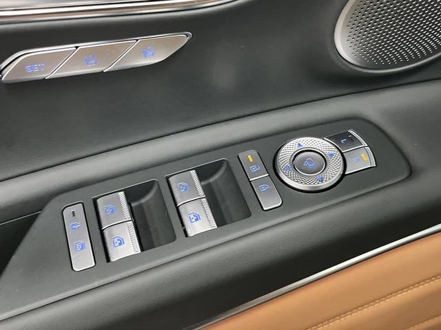 Used 2025 Genesis GV80 2.5T Advanced image 32