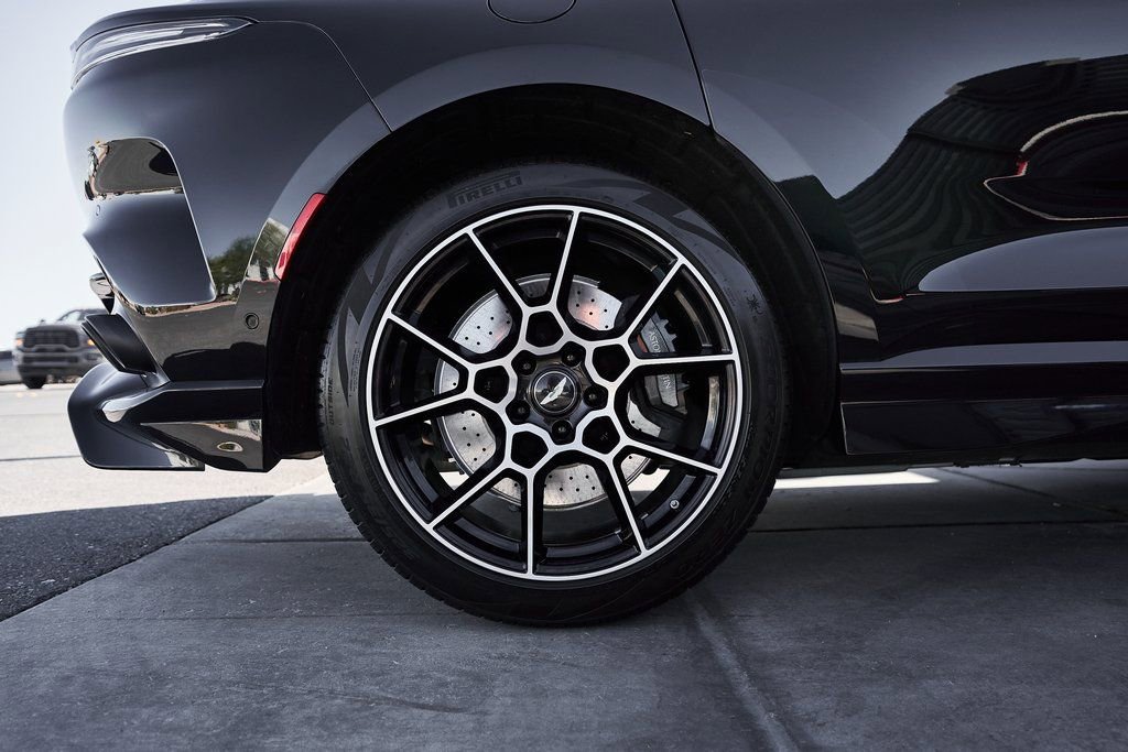 Used 2023 Aston Martin DBX 707 image 16