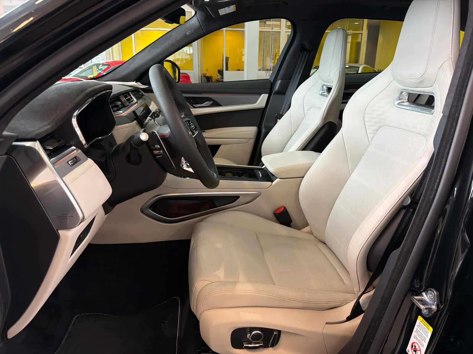 Used 2025 Jaguar F-PACE SVR 575 Edition AWD/4WD image 3