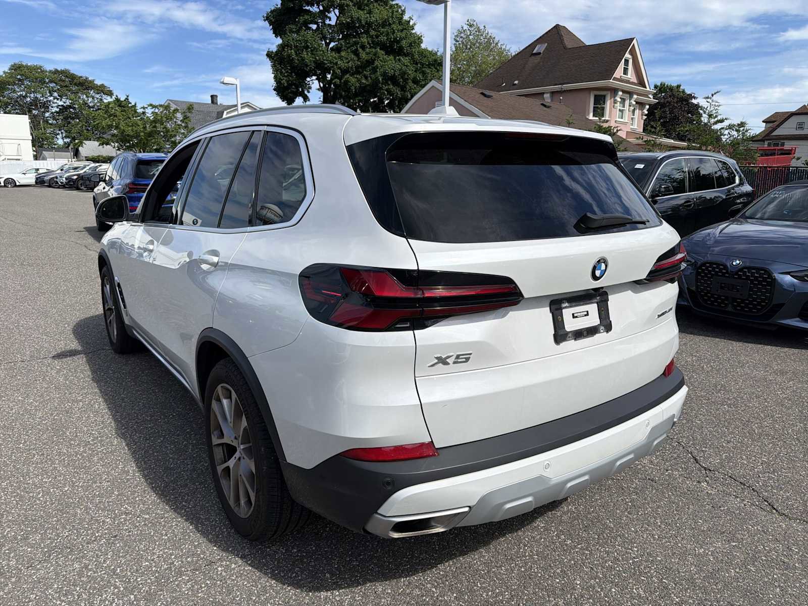 Certified 2024 BMW X5 xDrive40i w/ Premium Package AWD/4WD image 6