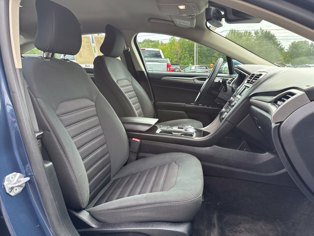 Used 2018 Ford Fusion SE FWD image 13