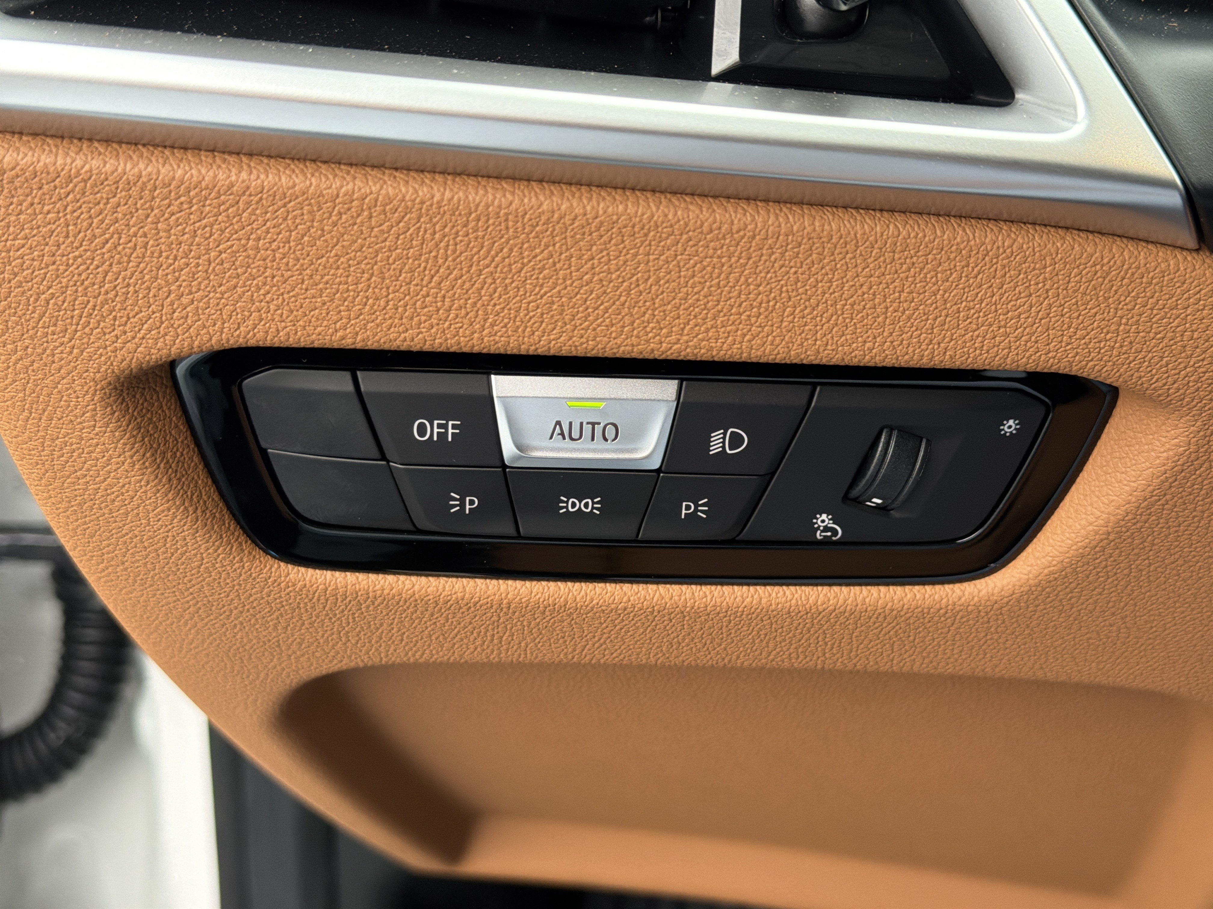 New 2026 BMW 330i Sedan w/ Premium Package RWD image 15