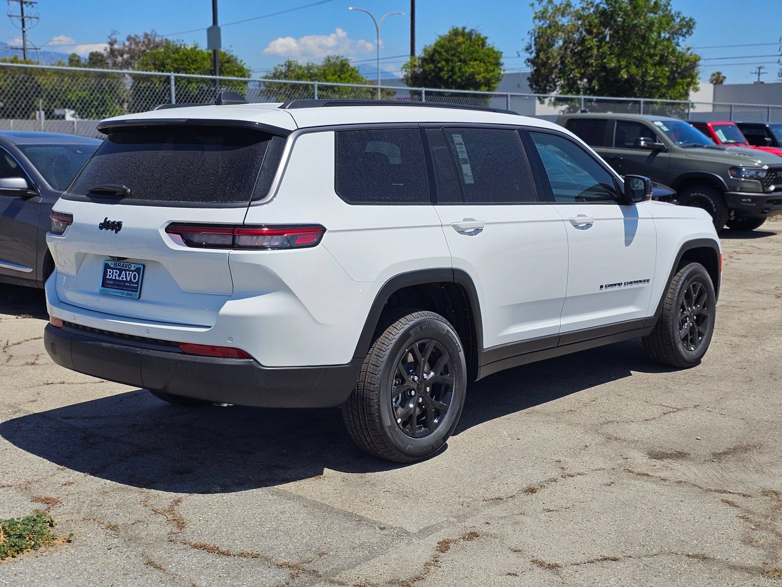 New 2026 Jeep Grand Cherokee L Altitude RWD image 5