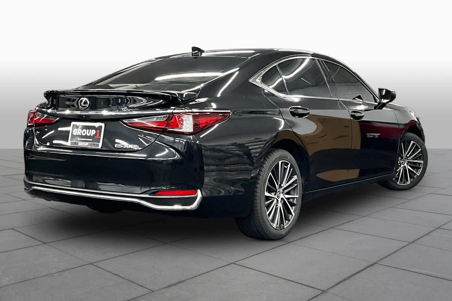 Used 2025 Lexus ES 300h w/ Premium Package FWD image 13