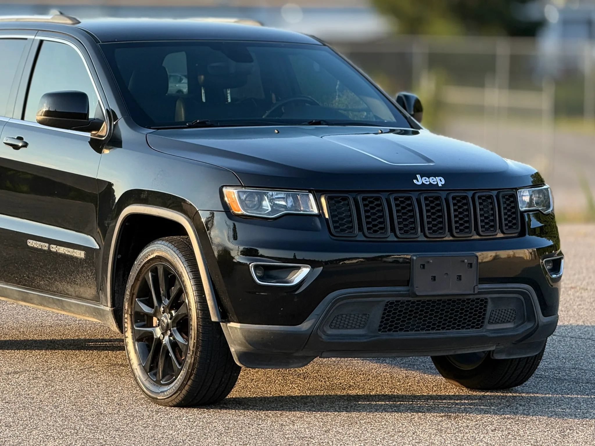 Used 2017 Jeep Grand Cherokee Laredo w/ Quick Order Package 23E AWD/4WD image 15