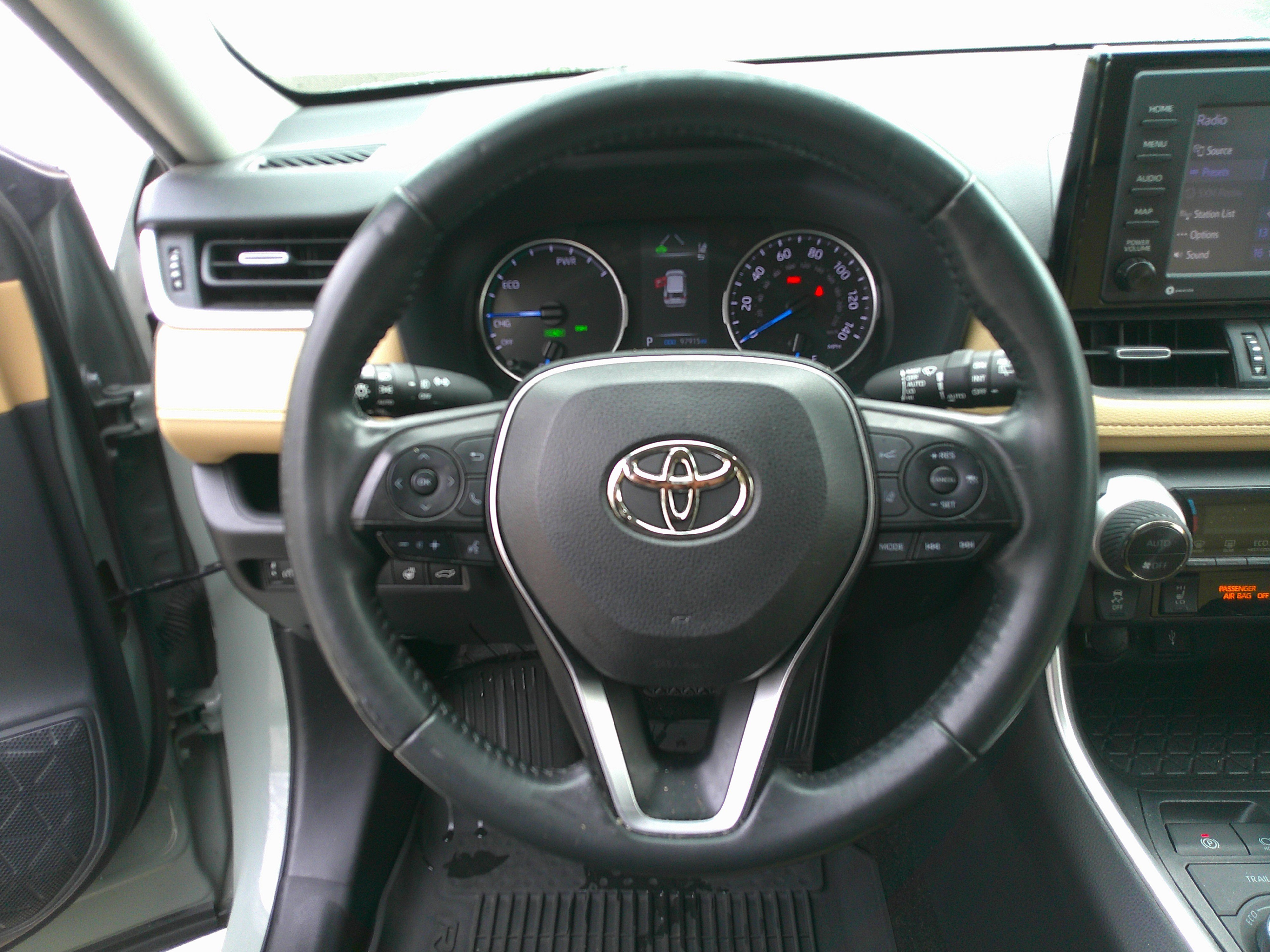 Used 2021 Toyota RAV4 XLE Premium image 19