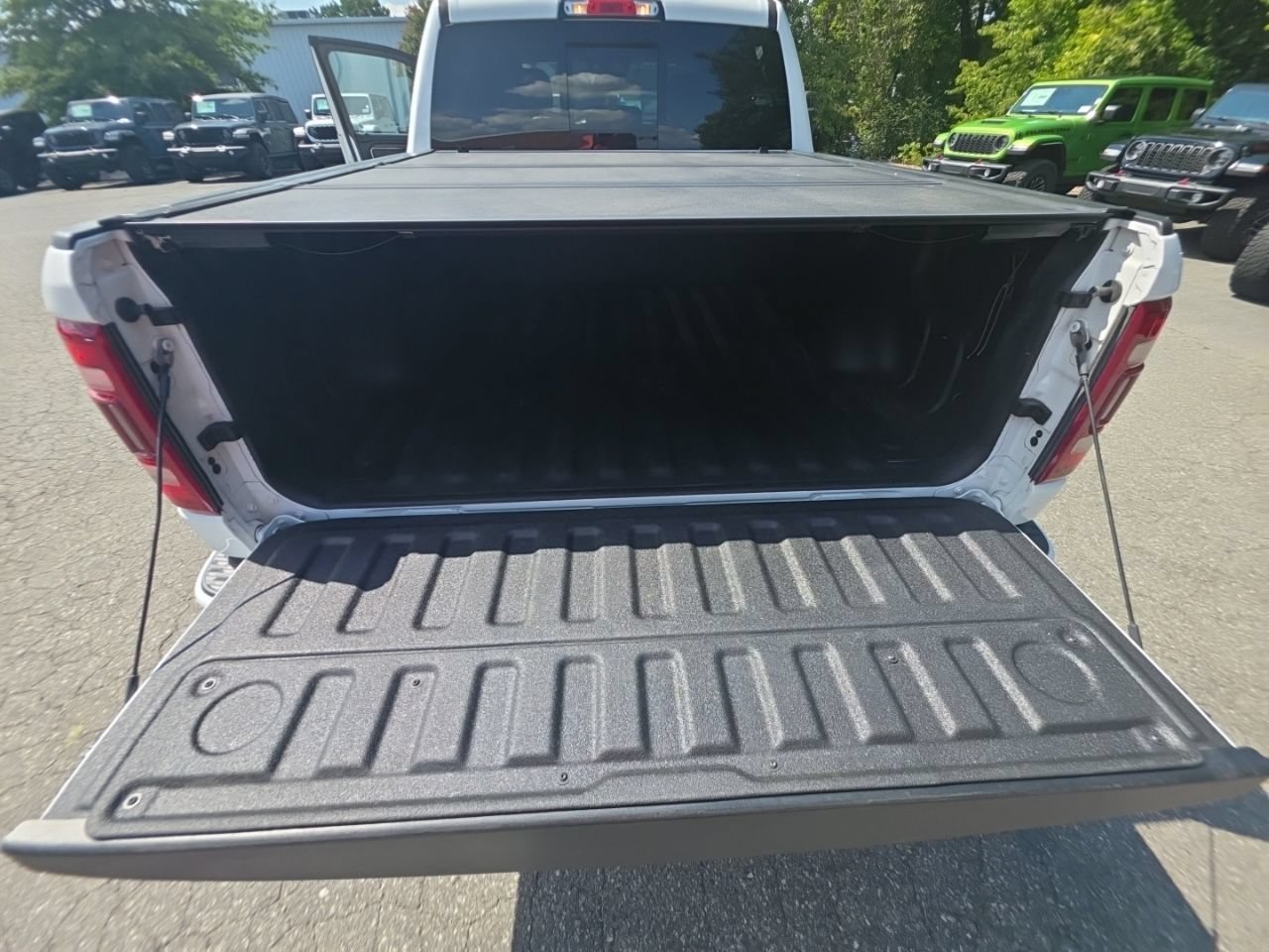 Used 2022 RAM 1500 Limited w/ Body Color Bumper Group RWD image 18