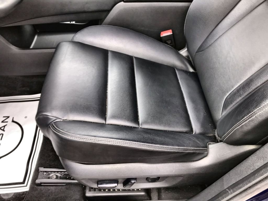 Used 2023 Nissan Rogue SL w/ SL Premium Package image 12