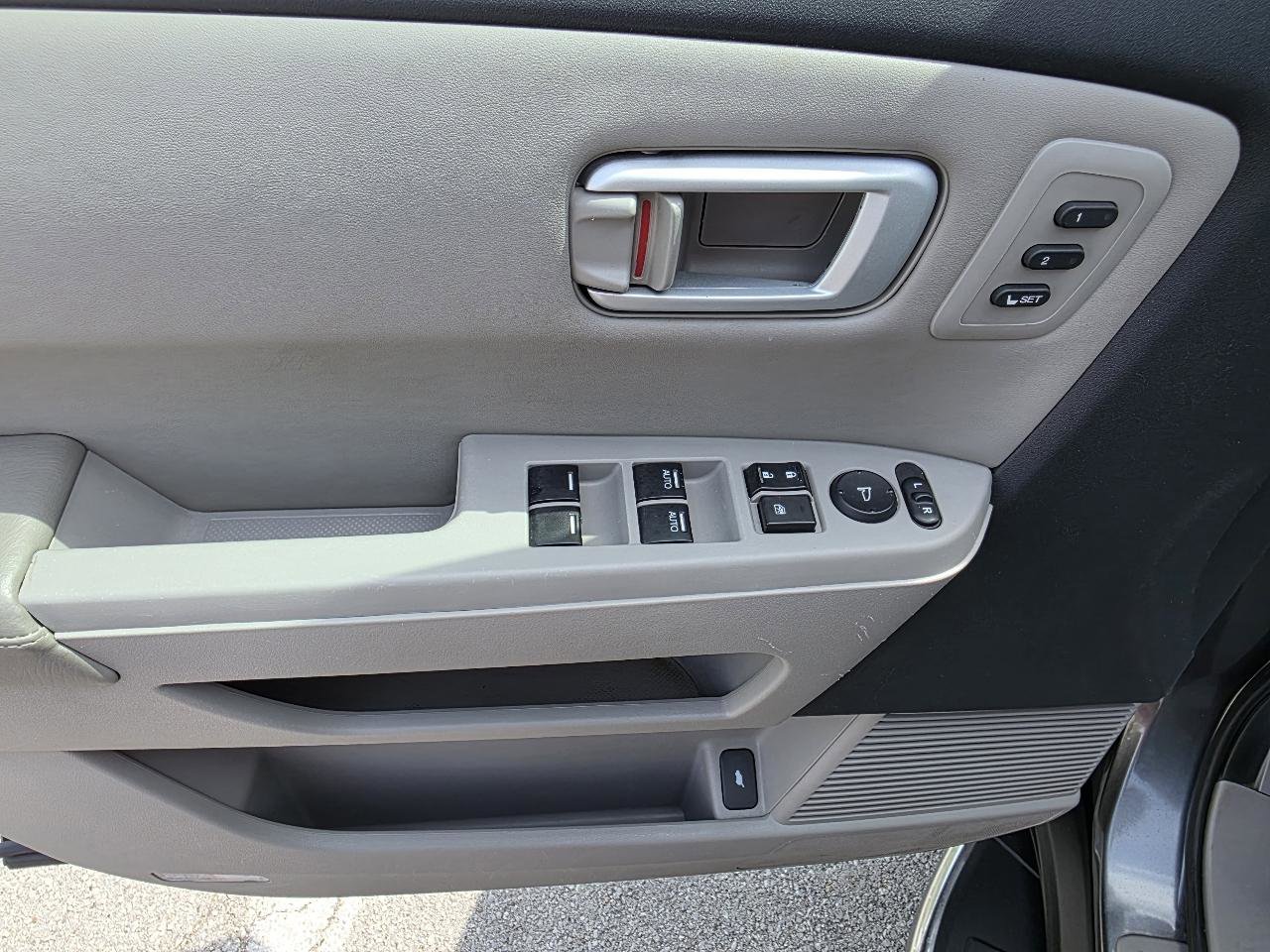 Used 2010 Honda Pilot Touring image 10