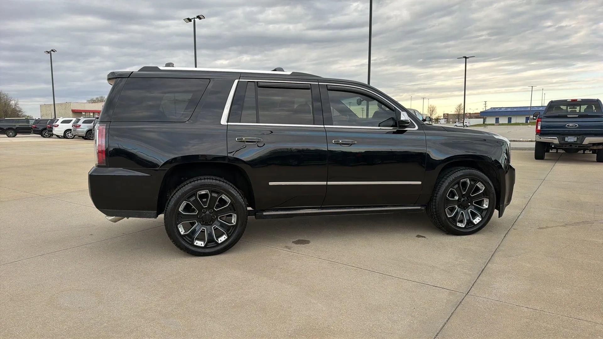 Used 2019 GMC Yukon Denali w/ Denali Ultimate Package image 25