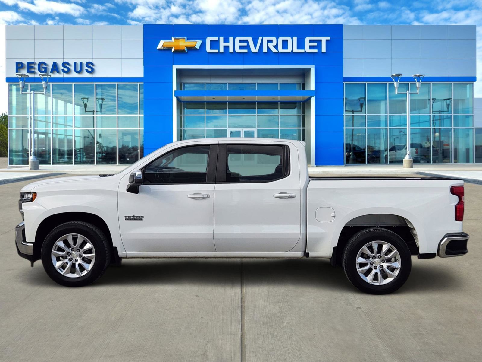 Used 2019 Chevrolet Silverado 1500 LT w/ Texas Edition image 3