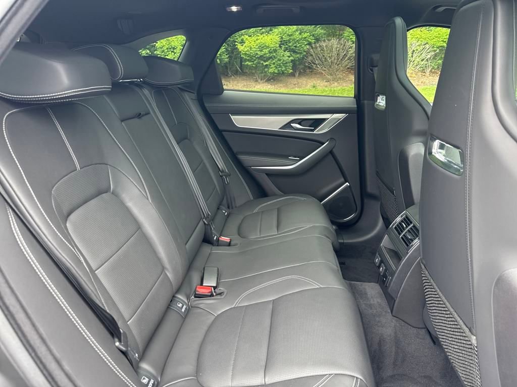 New 2025 Jaguar F-PACE R-Dynamic S image 18