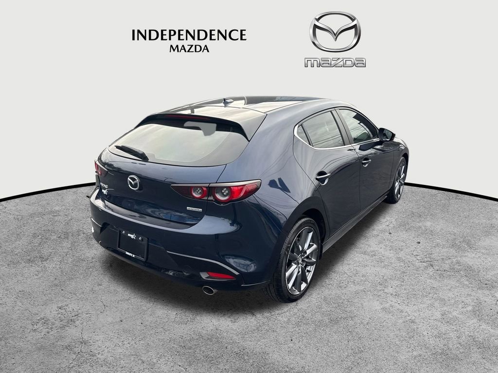 Used 2020 MAZDA MAZDA3 Hatchback w/ Preferred Package image 3