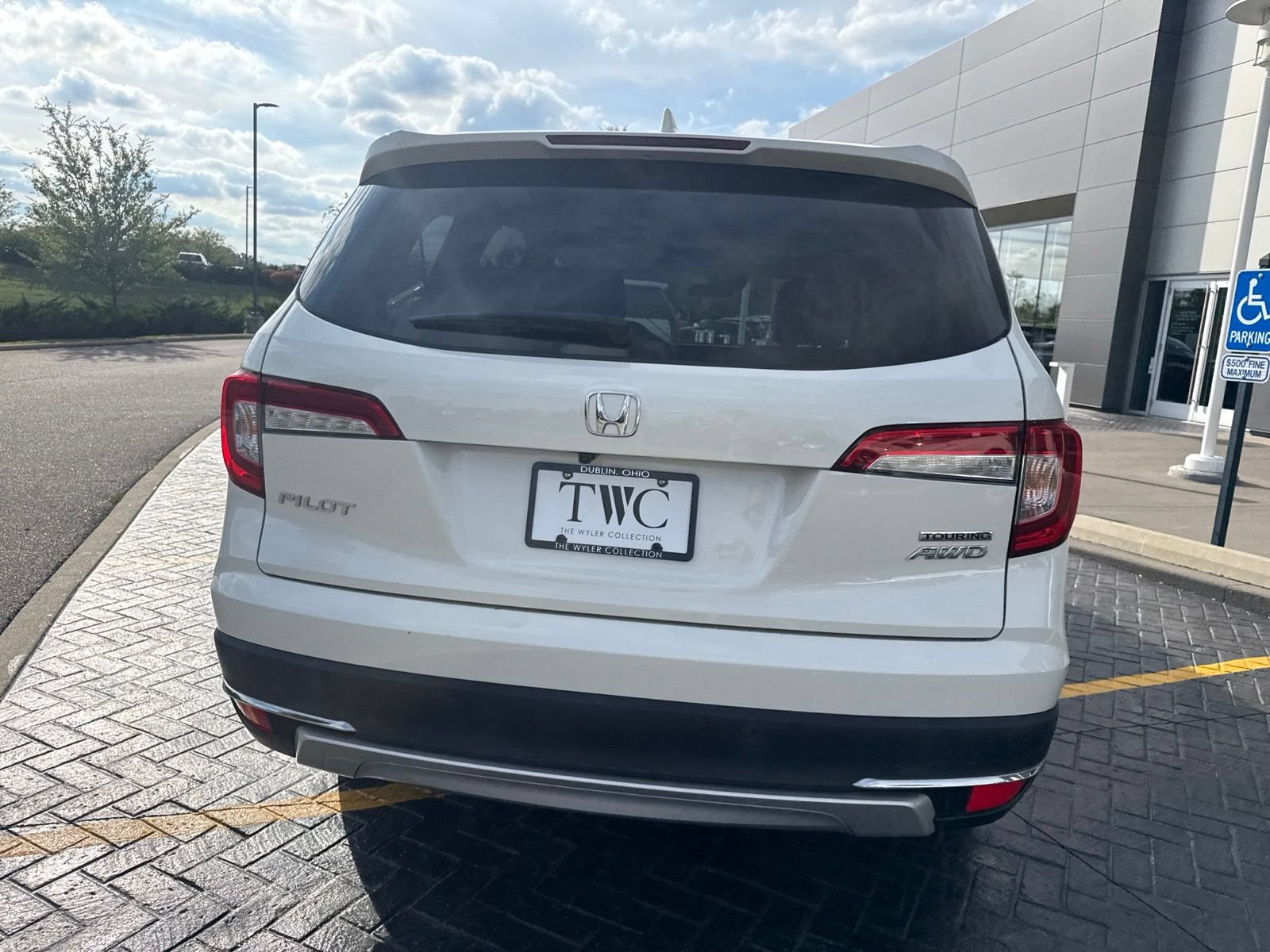 Used 2019 Honda Pilot Touring image 6