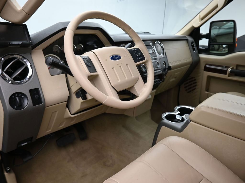 Used 2010 Ford F250 Lariat image 12