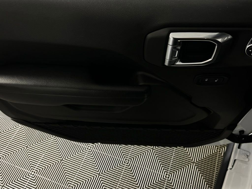 Used 2025 Jeep Wrangler Unlimited Rubicon image 27