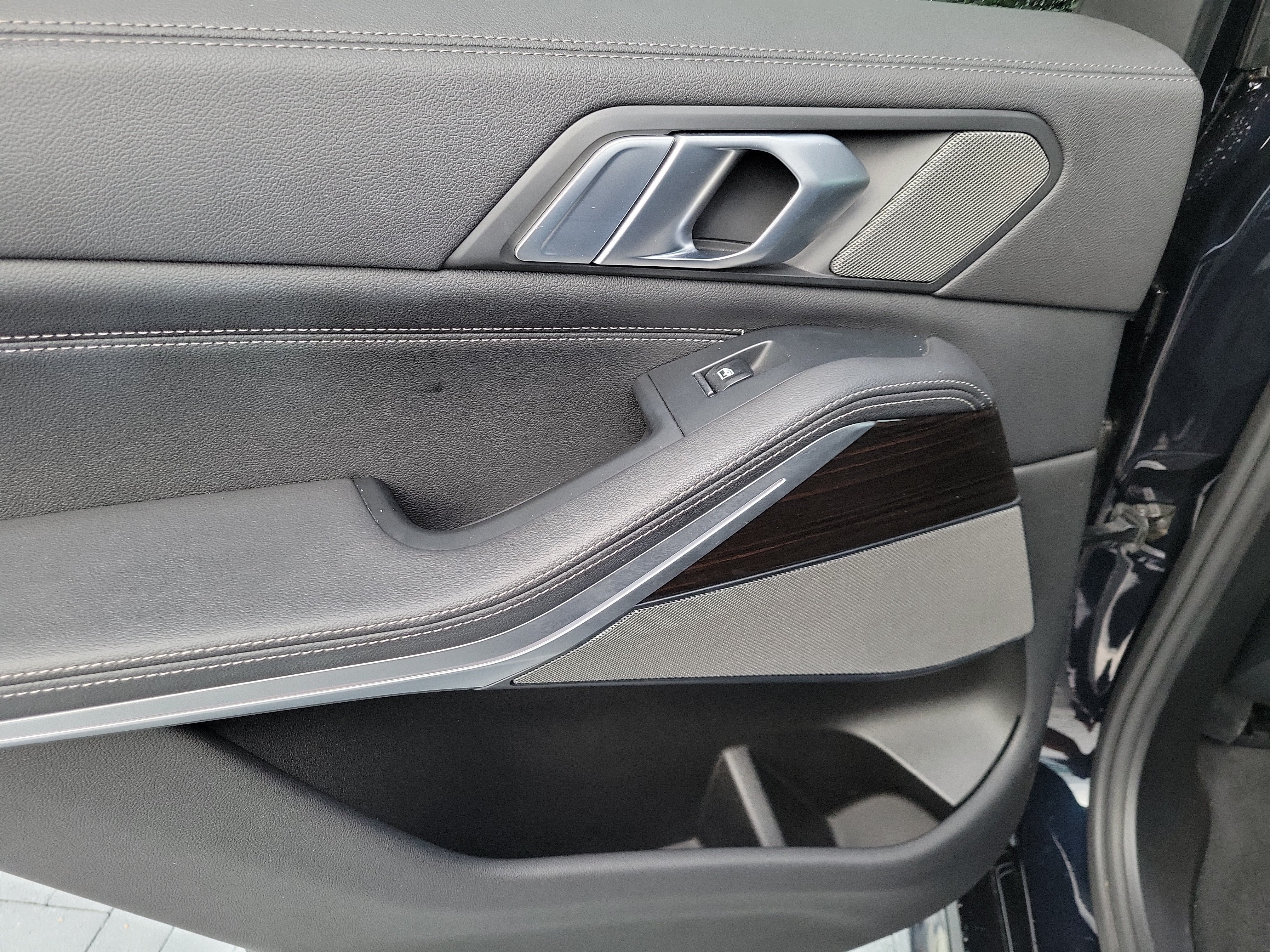 Used 2021 BMW X5 sDrive40i w/ M Sport Package RWD image 10