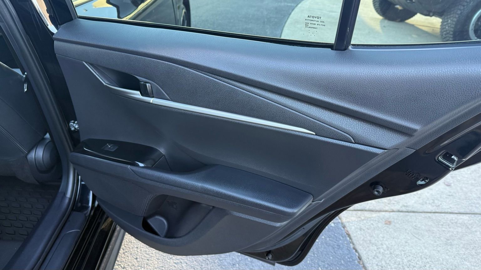 Used 2025 Toyota Camry SE image 22