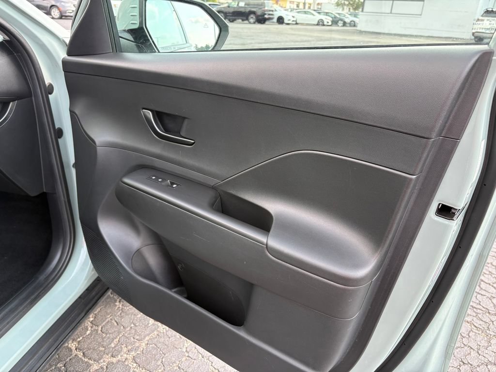 Used 2025 Hyundai Kona SEL AWD/4WD image 11