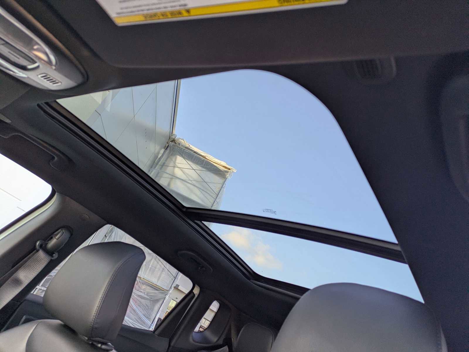 Used 2025 Jeep Compass Limited w/ Sun & Sound Group image 17