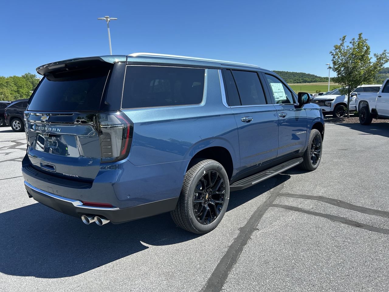 New 2026 Chevrolet Suburban Premier AWD/4WD image 7