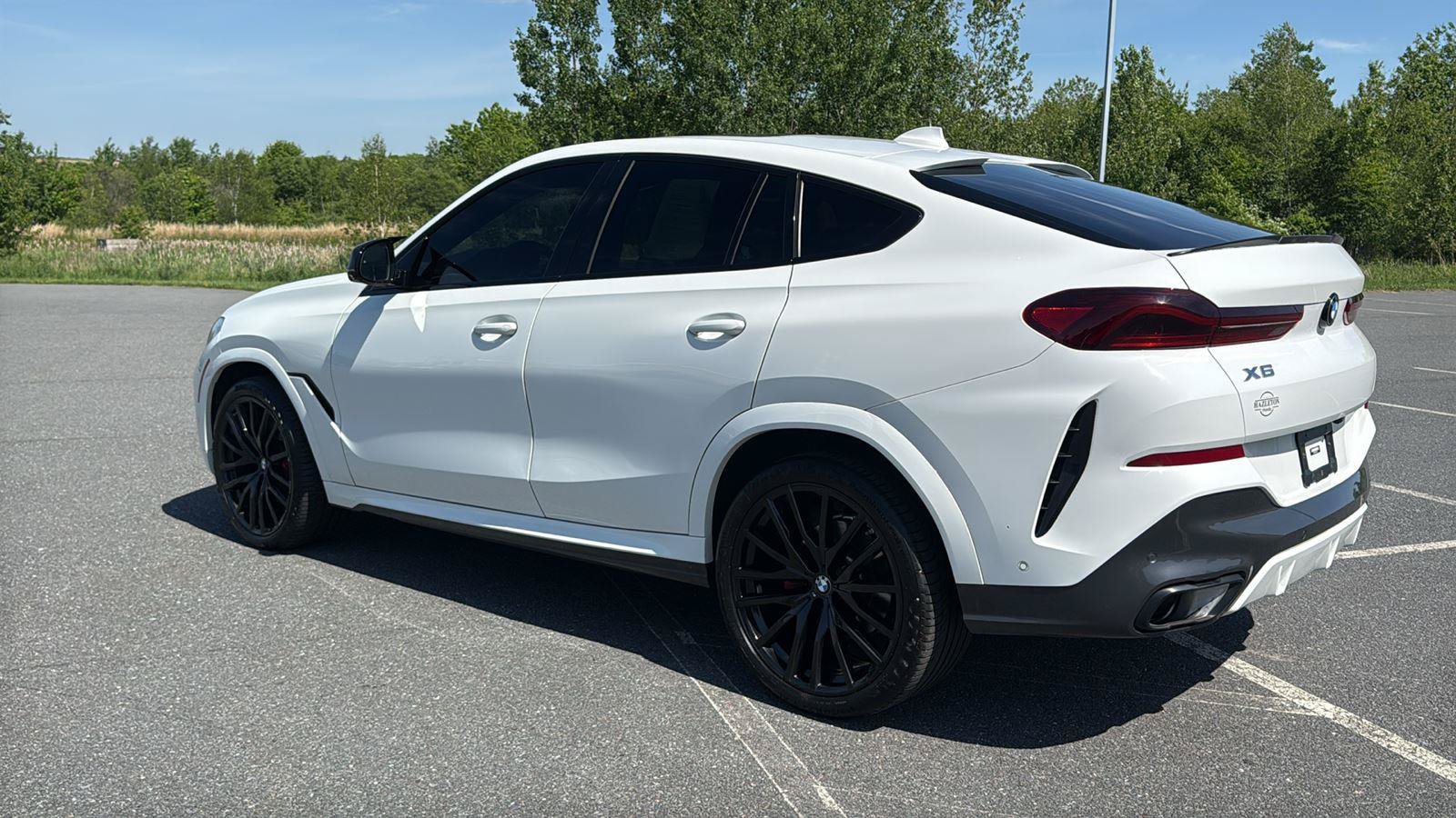 Used 2022 BMW X6 xDrive40i w/ Executive Package AWD/4WD image 9