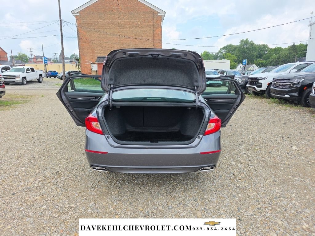 Used 2018 Honda Accord Touring image 32