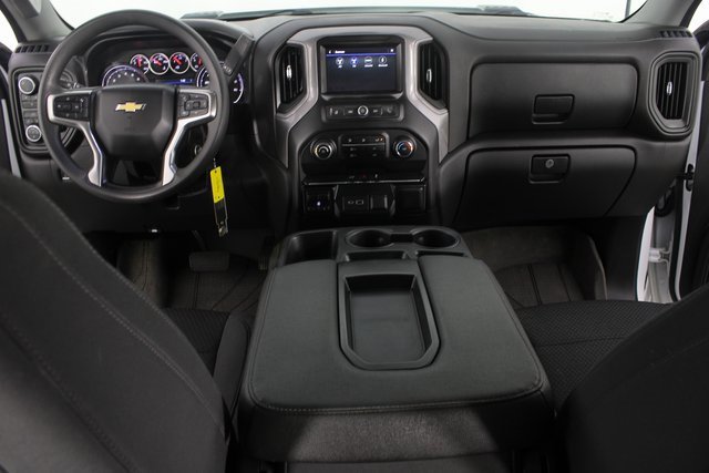 Used 2022 Chevrolet Silverado 2500 Custom w/ Custom Value Package image 9