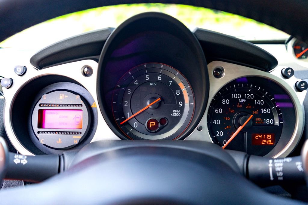 Used 2020 Nissan 370Z Touring Sport RWD image 16