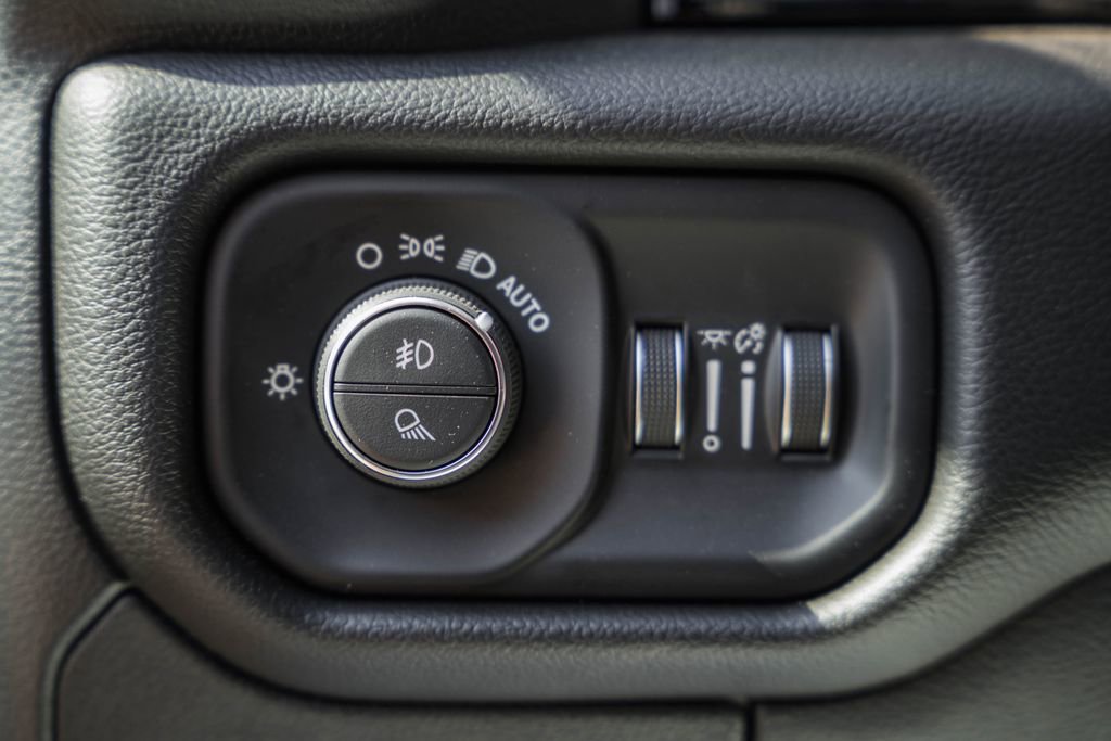 New 2026 RAM 1500 Laramie AWD/4WD image 48