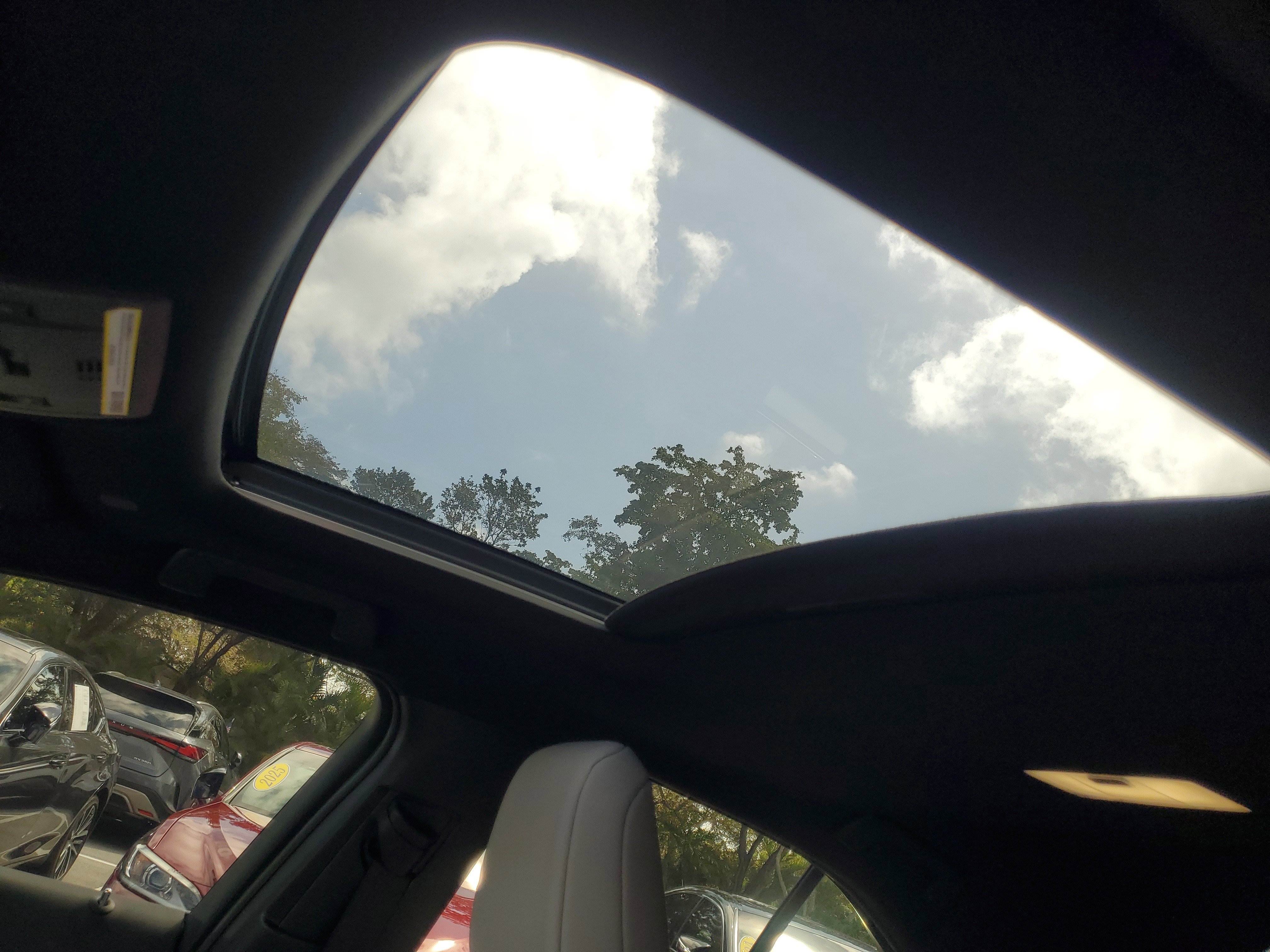 Certified 2024 Lexus UX 250h FWD image 17