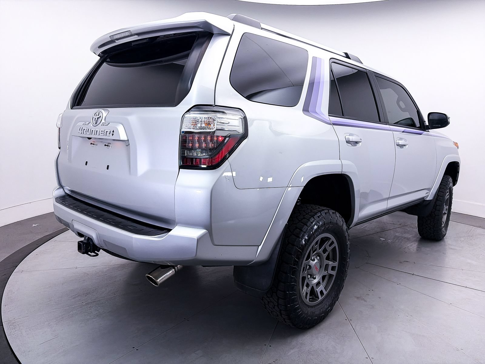 Used 2022 Toyota 4Runner SR5 Premium w/ Moonroof Package AWD/4WD image 18