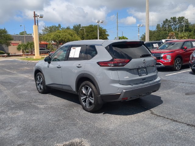 Used 2024 Nissan Rogue SL w/ SL Premium Package FWD image 8