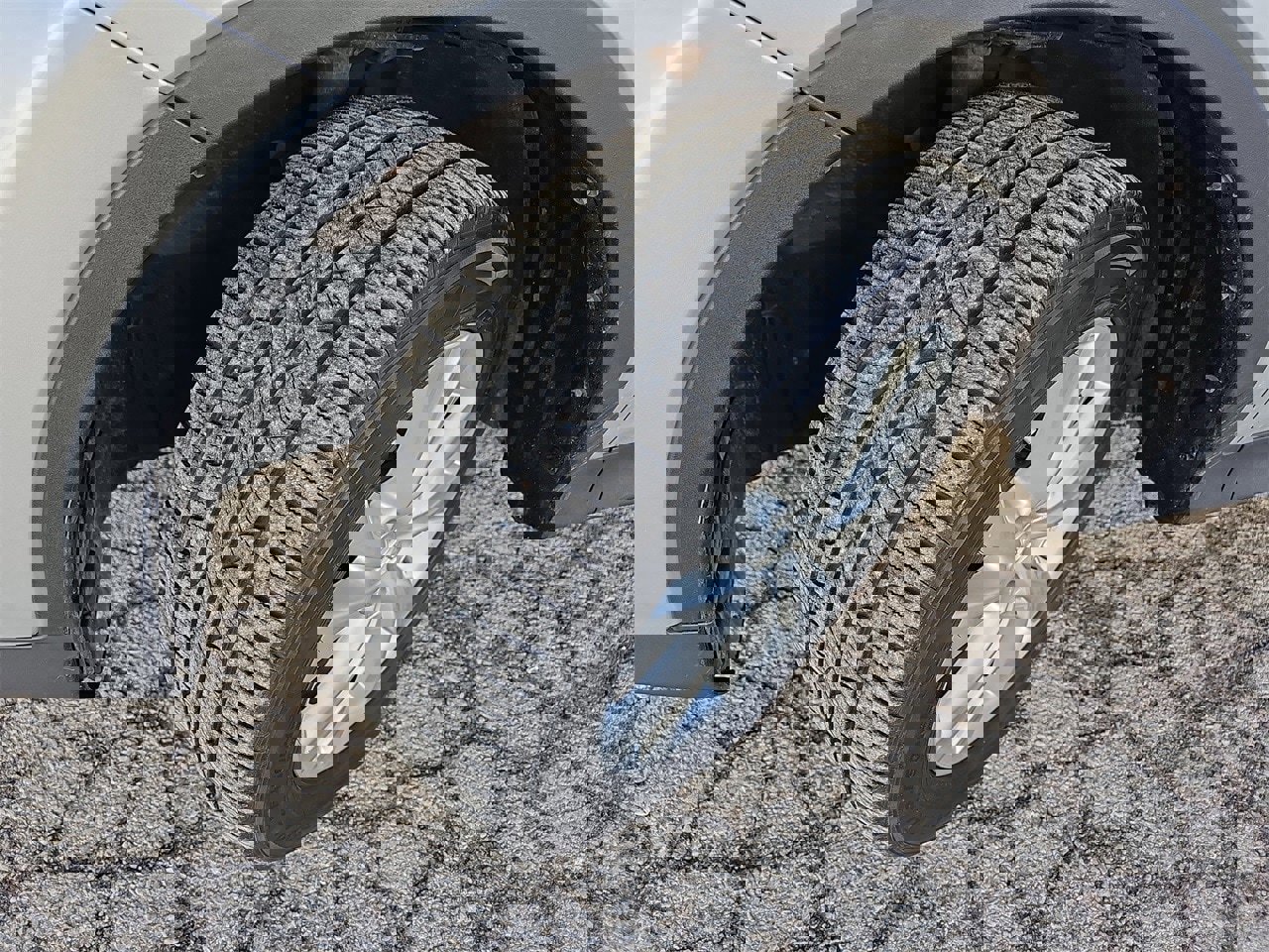 Used 2015 Toyota RAV4 Limited w/ Technology Package image 32