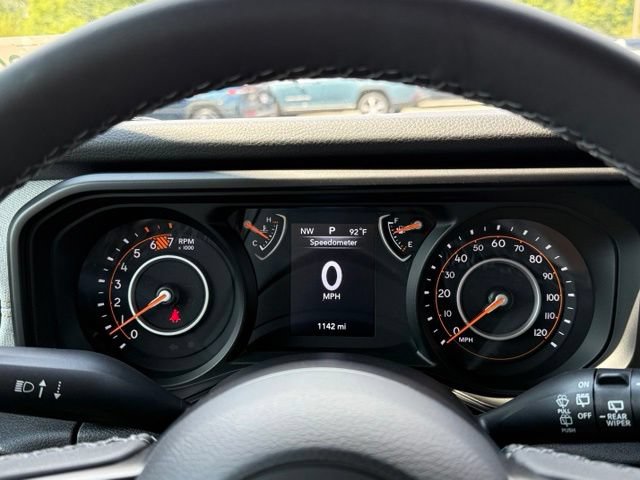 Used 2025 Jeep Wrangler Unlimited Sport AWD/4WD image 17