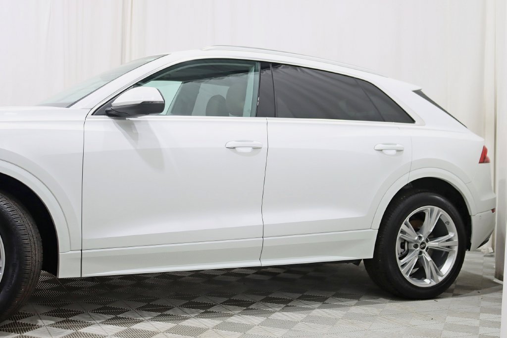 Used 2023 Audi Q8 Prestige AWD/4WD image 3