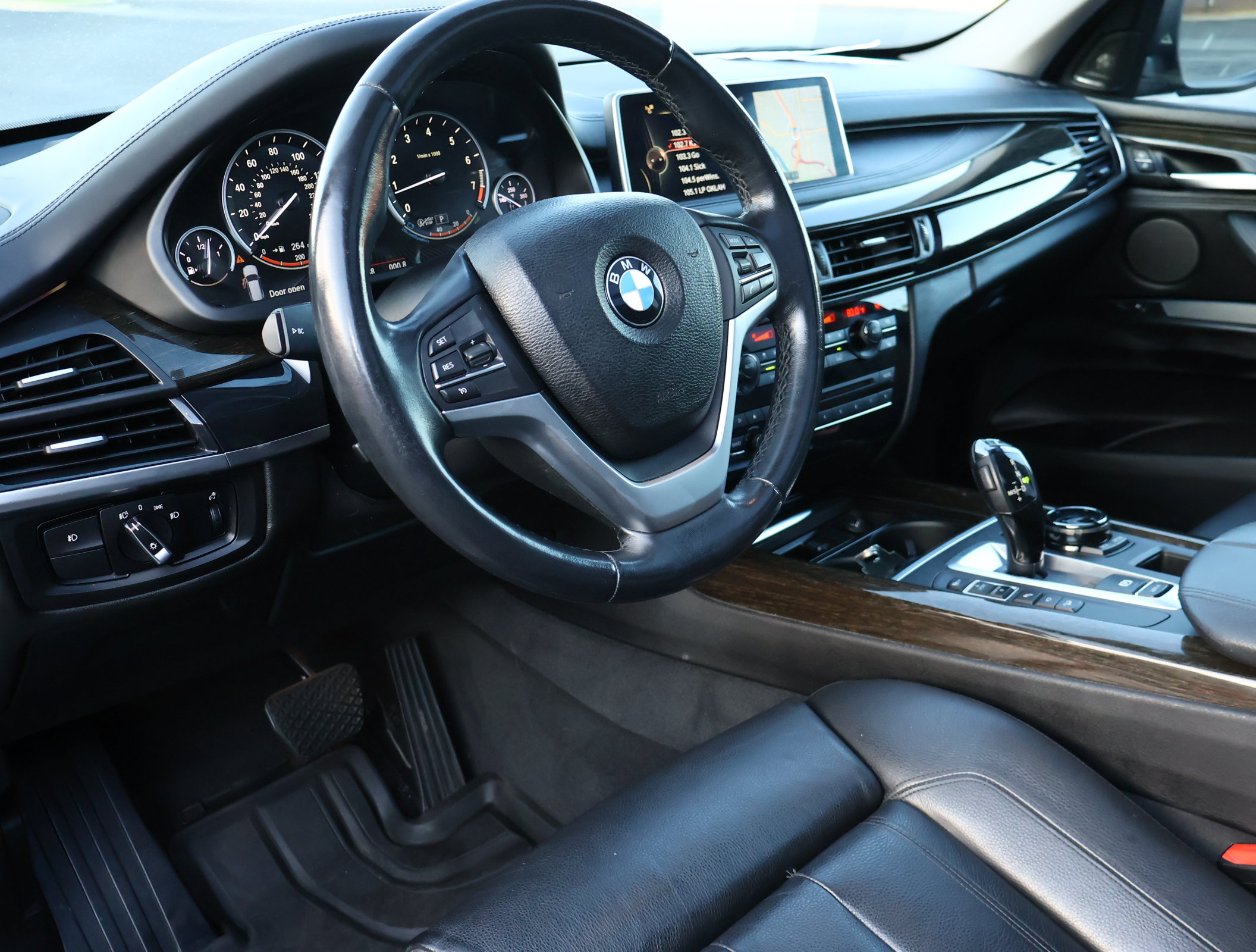 Used 2015 BMW X5 xDrive50i AWD/4WD image 2