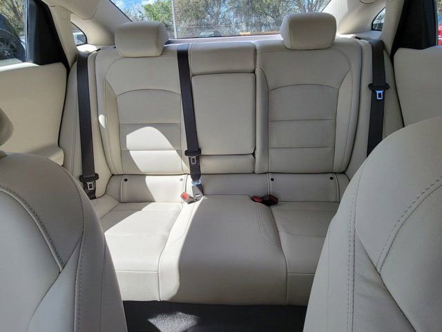 Used 2022 Chevrolet Malibu Premier image 5
