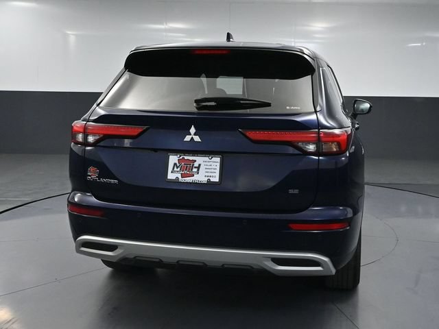 Used 2024 Mitsubishi Outlander SE AWD/4WD image 4