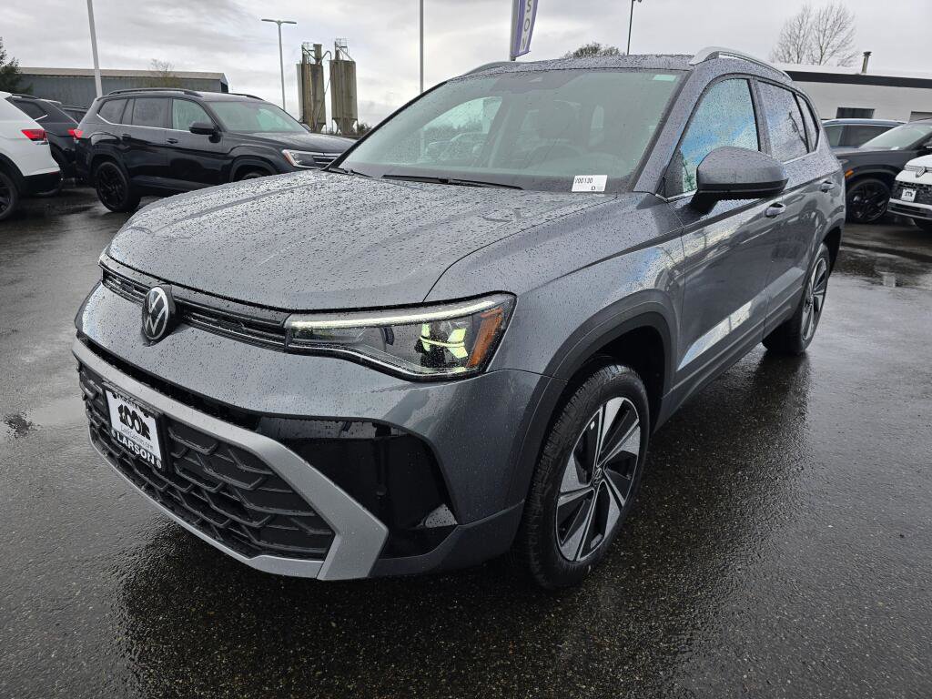 New 2026 Volkswagen Taos SE image 8