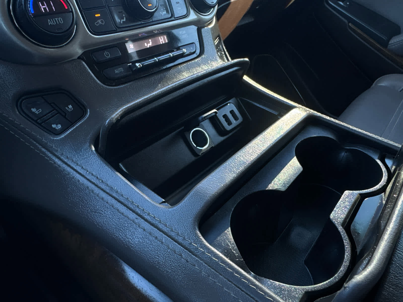 Used 2019 GMC Yukon Denali w/ Denali Ultimate Package image 32