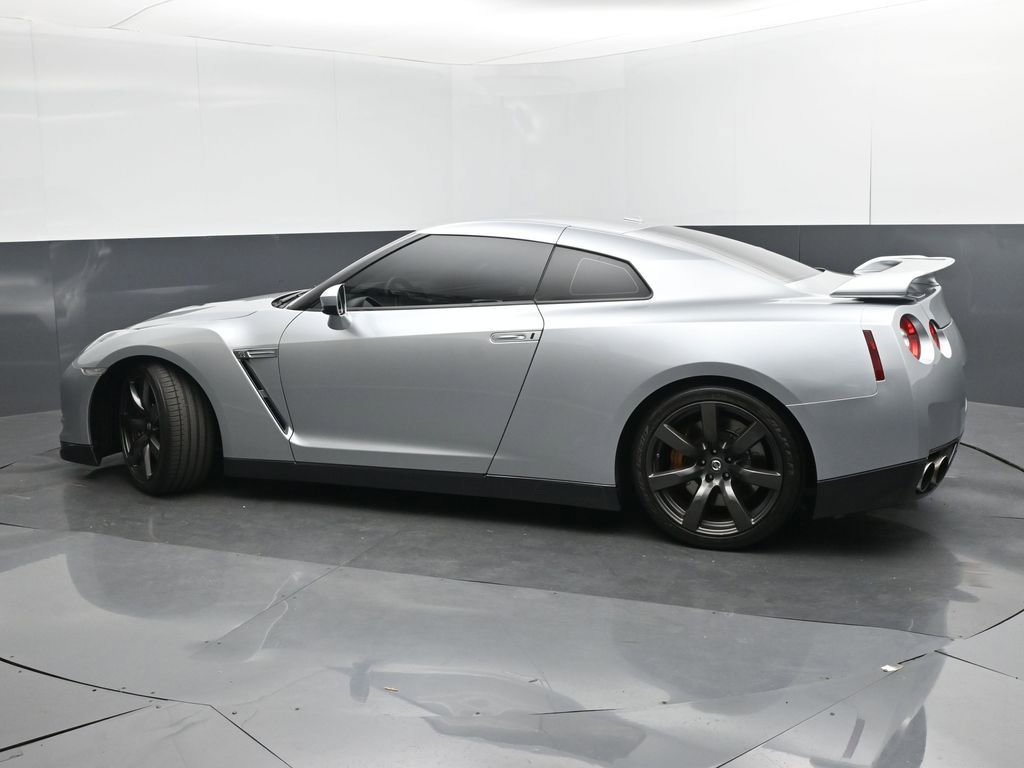 Used 2011 Nissan GT-R Premium AWD/4WD image 30