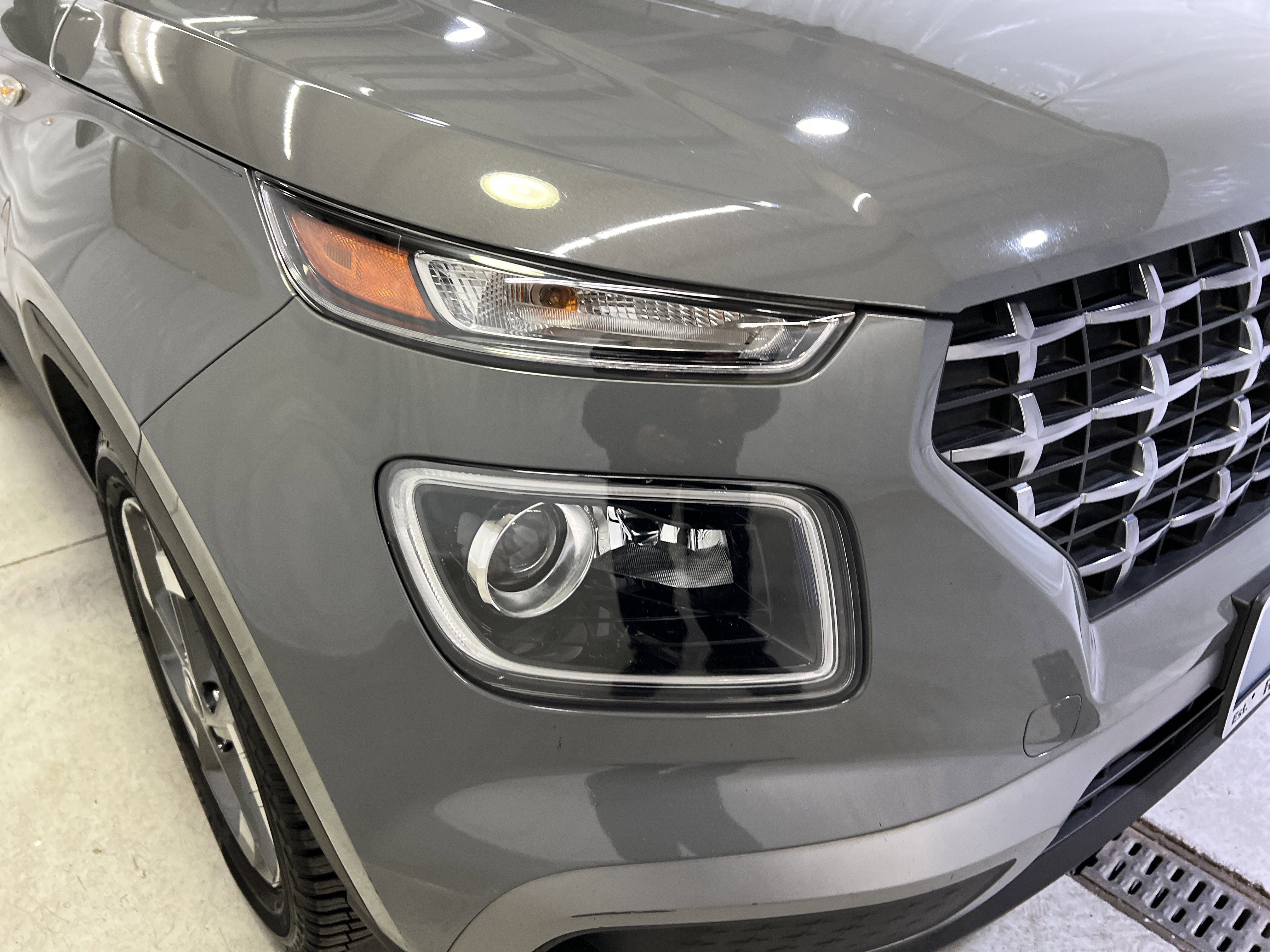 Used 2021 Hyundai Venue SEL w/ Premium Package FWD image 5