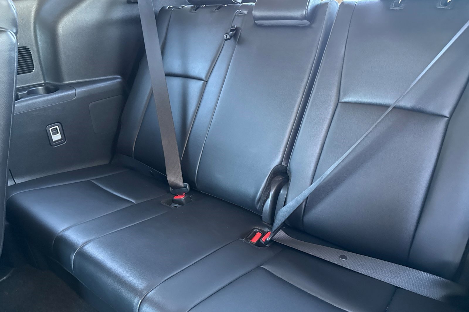 Used 2024 Toyota Highlander XLE image 32