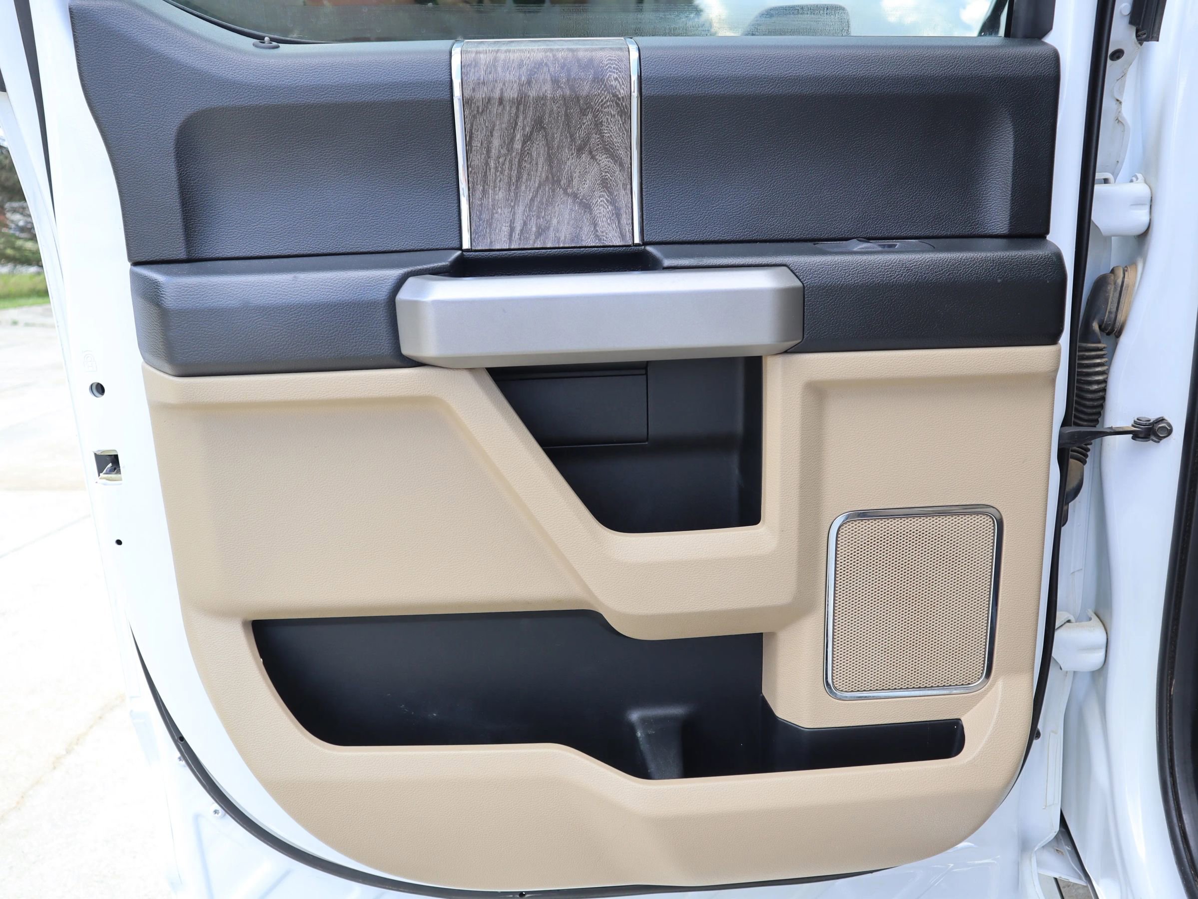 Used 2018 Ford F250 Lariat w/ Lariat Ultimate Package image 30